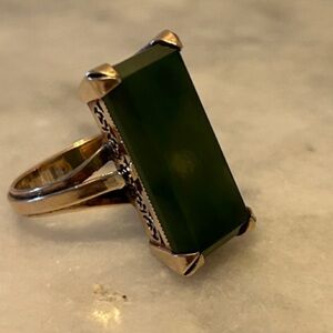 Absolutely Gorgeous Nephrite Jade Set in a Whopping 7.68 Grams of 14k Gold!